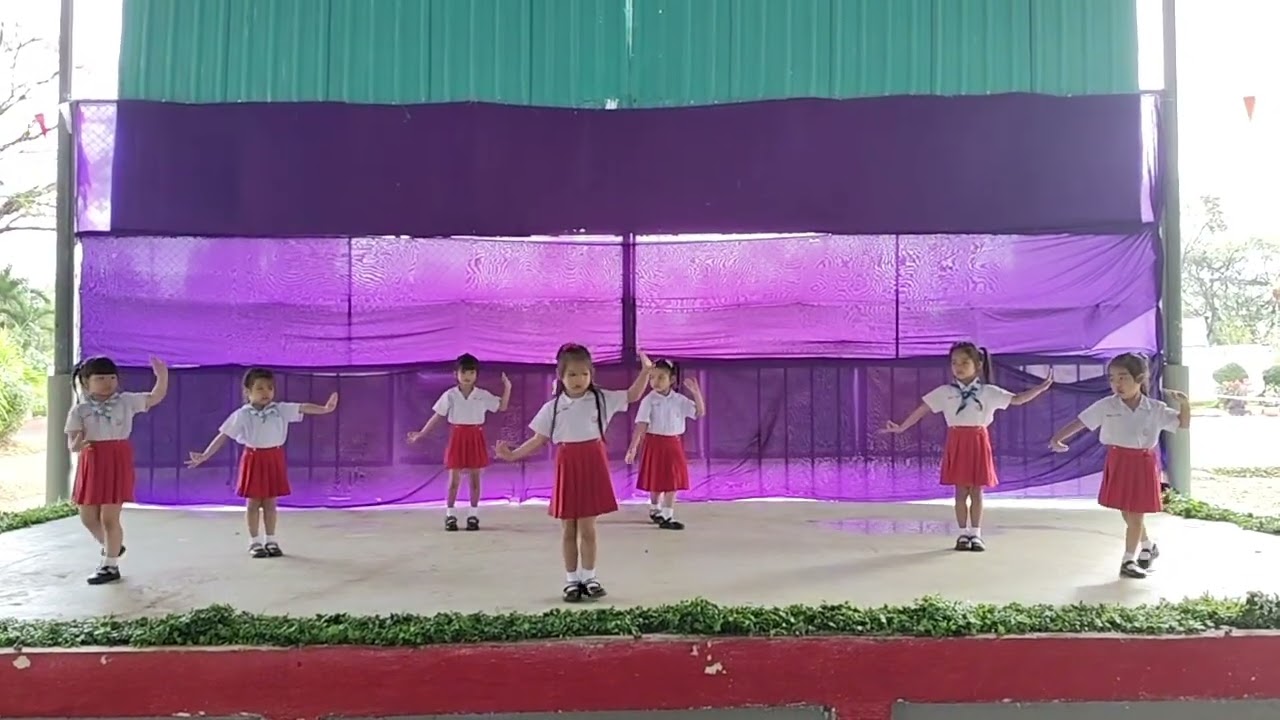 เพลงร้อยใจมากราบครู โมจิอนุบาล2/1