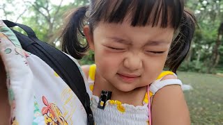 [ENG] Why does RUDA keep her eyes closed in the Monkey Forest? (Indonesia Ubud 🇮🇩)