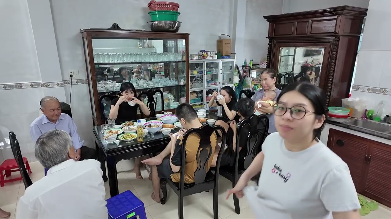 Đám 49 ngày chú út lượm 