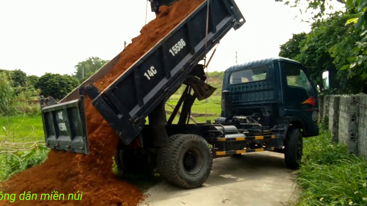 Xe ôtô tải chở đất đổ ben Dump truck trucks - YouTube