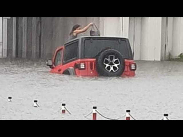 Jeep Wrangler Fail Underwater . Utopiny Po Ulewie - Youtube