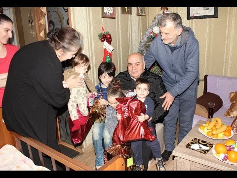 გადაცემა \"აფხაზეთი\"  - ვახტანგ ყოლბაიამ ჯანჯულიების მრავალშვილიან ოჯახს შობა-ახალი წელი მიულოცა;
