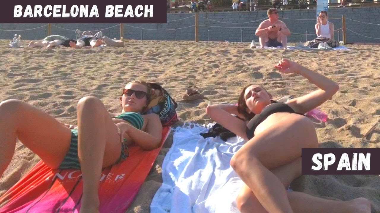 🇪🇸 Hot Day in Barcelona Beach - Spain ☀️🏖️ Amazing Barceloneta Beach Walk - 4K