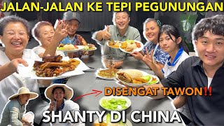 Download Lagu BAWA TANTE DAN MAMA JALAN JALAN KE TEPI PEGUNUNGAN LIHAT MADU DAN BUNGA + SUAMI DISENGAT TAWON!!😱 MP3