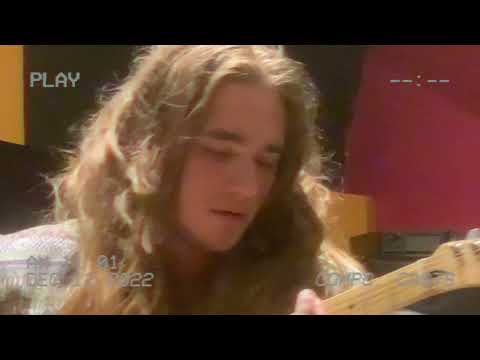 Contempt - Dorian VonKrafft (Official Music Video) auf YouTube ansehen Contempt - Dorian VonKrafft (Official Music Video) auf YouTube ansehen