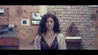 Download Lagu Lisa Maria Castro - Solo Por Tus Besos (Official Video) MP3