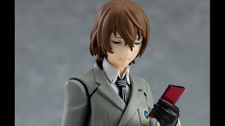 Goro Akechi makes a Google Slideshow