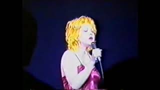 Cyndi Lauper - I´m Gonna Be Strong (Argentina 94)