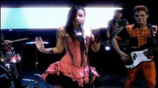 Isa TK  - Sigo Al Corazón (Official Video)