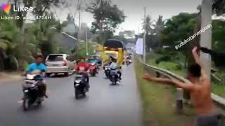 Lagu kusimpan rindu di hati versi truk cabai oleng.