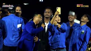 Mama  The Extended Family Of True Friends Performs On The Arempal  Stage