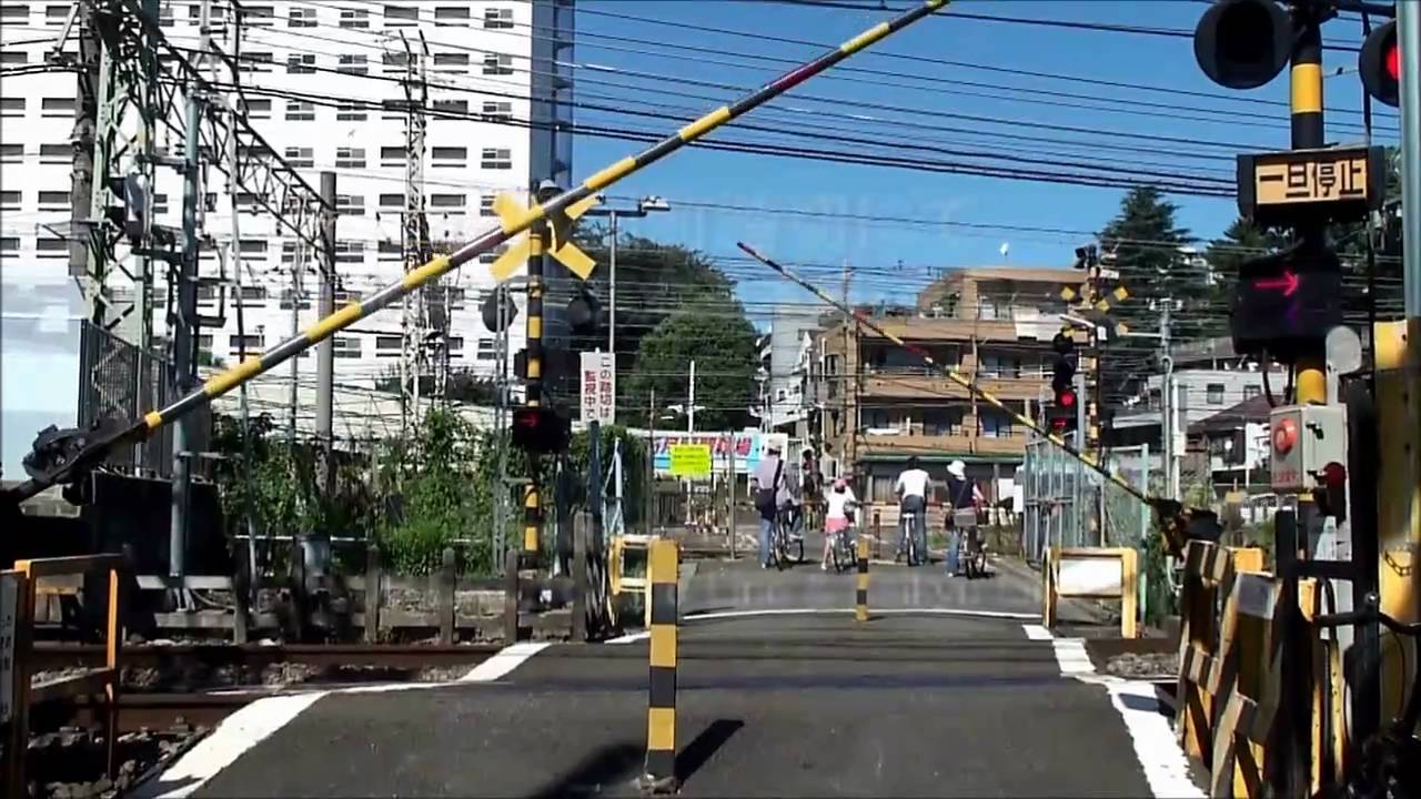花月園前踏切にて Jr東海道本線 京急線 Youtube 花月園前踏切にて Jr東海道本線 京急線 Youtube