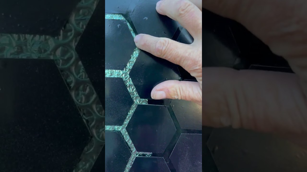 INSTALLATION D’UNE TABLETTE 🫶🙏🫶 #van #vanlifevoyages #roadtrip #aménagement #goldenretriever 🗺️🌍🫶🙏