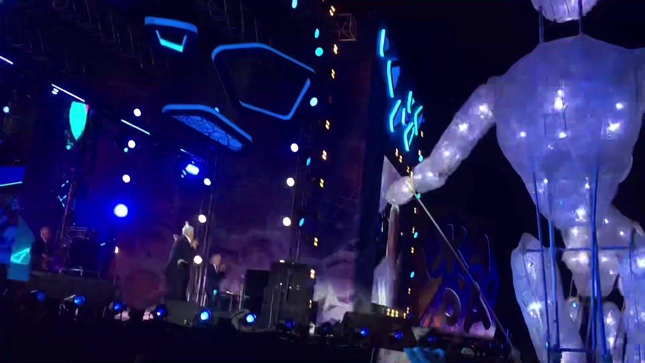 Жара 2018 Диана Арбенина и Валерий Меладзе «Сто шагов назад» - YouTube