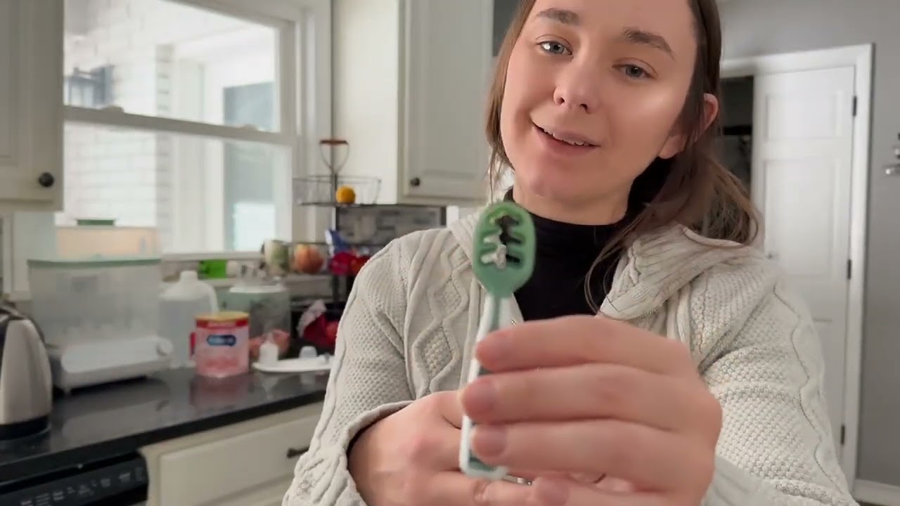 Honest Review of These Num Num Gootensils 