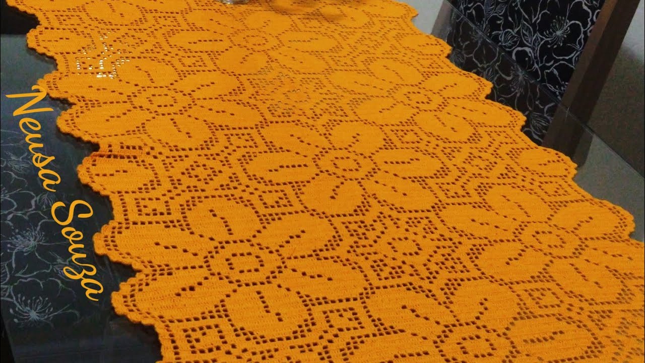 Caminho De Mesa Margaridas  Em Crochê Filé - Vídeo 1/