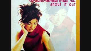 Cassandra ‎– Shout It Out (Glass Twins Extended Mix) (2001) Resimi
