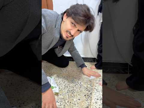 رسم على الأرض وصدمة الحارس منعه