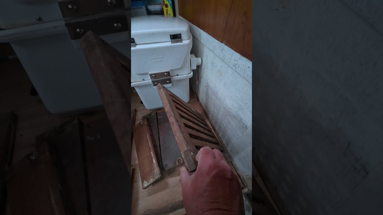 ⁣New heads door but lost floor with 19 days left of our 100 days to launch challenge #BoatRefit #DIY