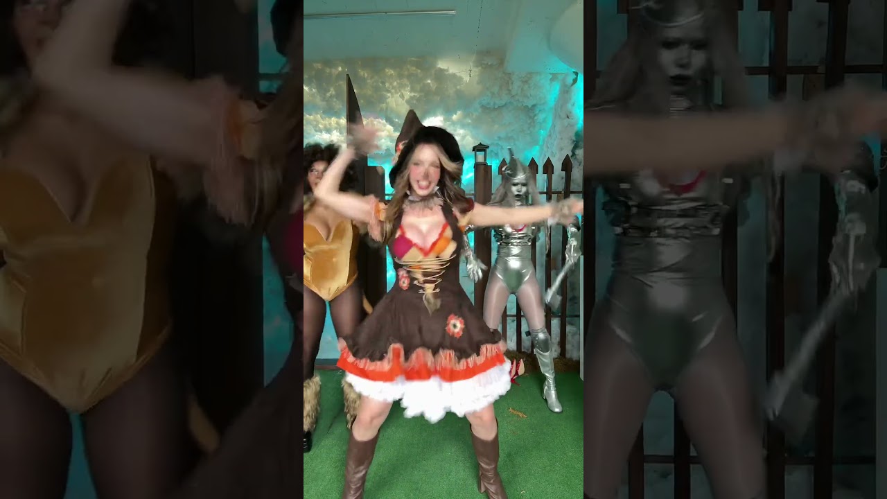 Dorothy seeing this: 🤨 @KieraPlease @snitchery #wizardofoz #cosplay #wicked #wickedforgood