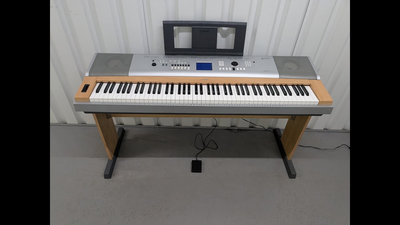 Yamaha DGX-630 88 Key Weighted Keys Portable Grand, stand, pedal