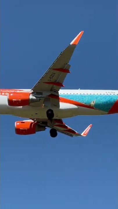 EasyJet A320#jonajatekos #krisztianarany#easyjet#a320#lhbp#easyjetholidayslivery#landing#gezoa