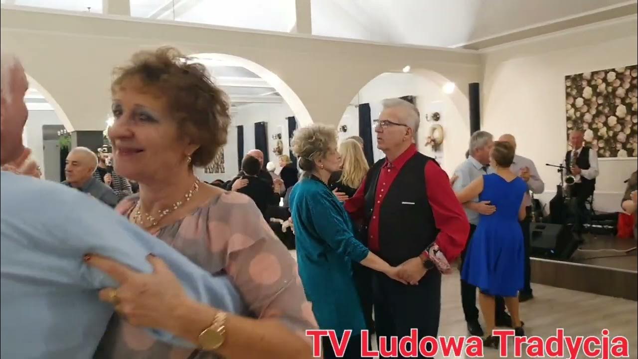 W Tym Małym Kwiatku Czerwonym Tekst W TYM MAŁYM KWIATKU CZERWONYM SZCZĘŚCIE ZAMYKA SIĘ MOJE - YouTube