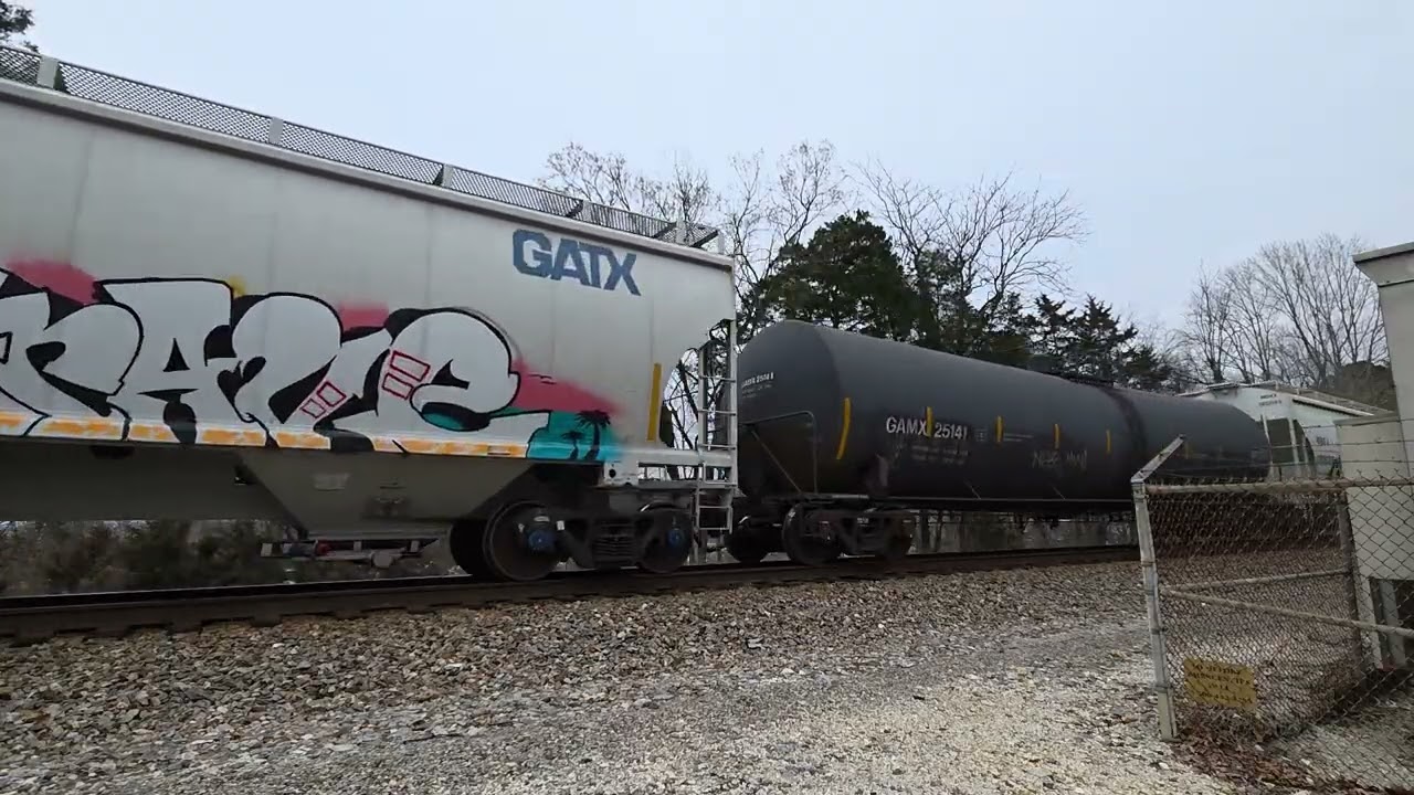 NS 4372 & 4835 arrive in Ooltewah with the southbound manifest at the tower 