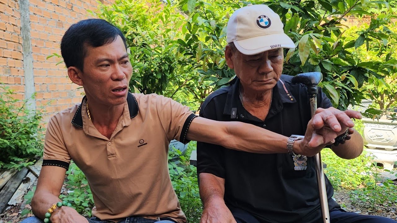 Cụ ông chống gậy đi không nổi yêu quý bà chia tay đòi quà | Hiệp Sĩ Bình Dương