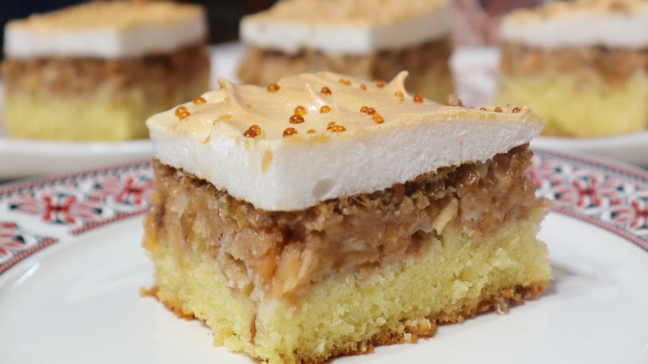 Delicious and Quick Cake with Apple and Walnuts