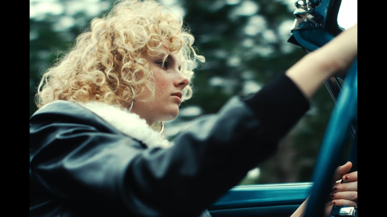 Assista a Grace Bowers & The Hodge Podge - Madame President (Official Music Video) no YouTube Assista a Grace Bowers & The Hodge Podge - Madame President (Official Music Video) no YouTube