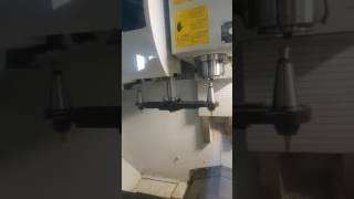 Microcut Challenger 2418 toolchange. CNC machine wtih Fanuc 0i-MC control screenshot 2