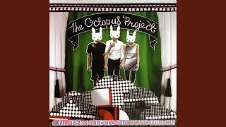 Video voorbeeld van "The Octopus Project - Tuxedo Hat"