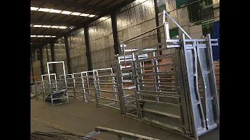 Farm Yard Fence Equipment Cattle Crush Cattle fence Loading Ramp Fram Trailer Customization Size