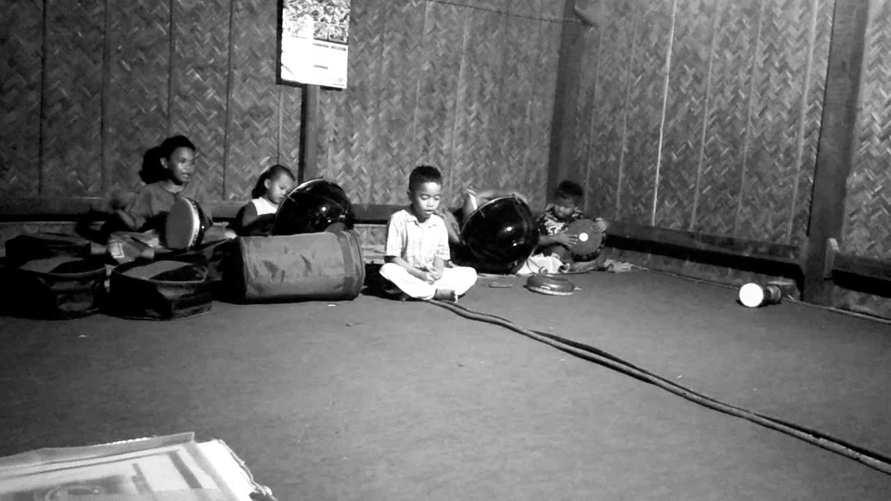 Qomarun Lirik Lagu  Audio Banjari Youtube