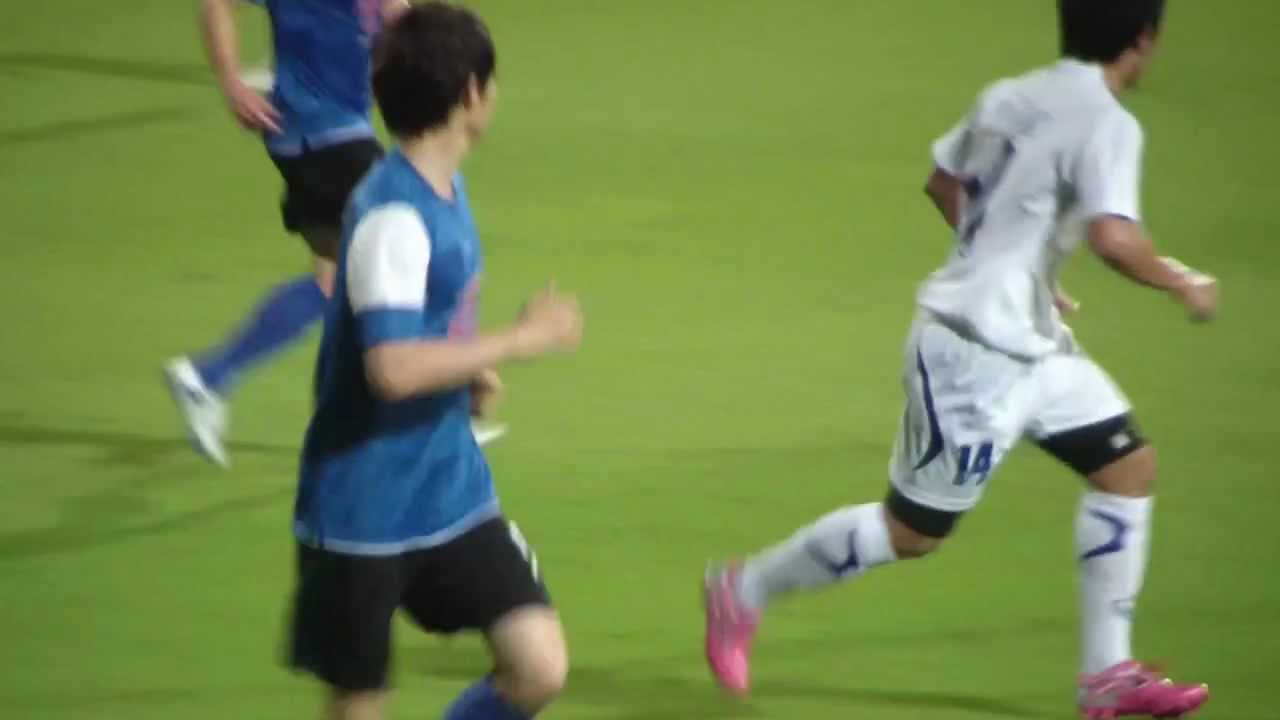 Song Joong Ki - Play Football @ Thailand - YouTube