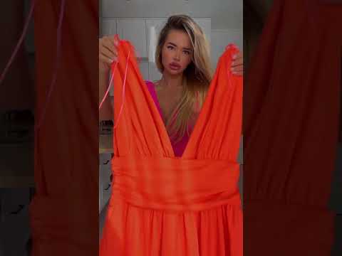 Стильний жіночий літній комбінезон-сукня: низ спідниця-шорти, верх на широких бретелях і з відкритою спиною, видео 1