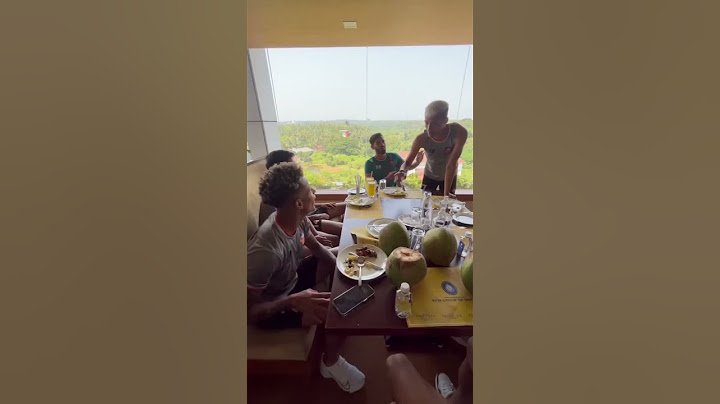 FC Goa's Noah Sadaoui and Aiban Dohling take the #BottleFlipChallenge 😉  | #HeroISL #Shorts