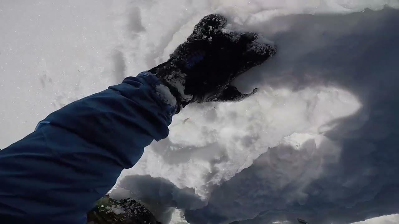 Off Route on Steep Terrain — Only a Trekking Ice Axe, No 12-Point Crampons