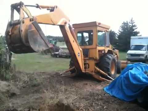 John Deere 410 Backhoe