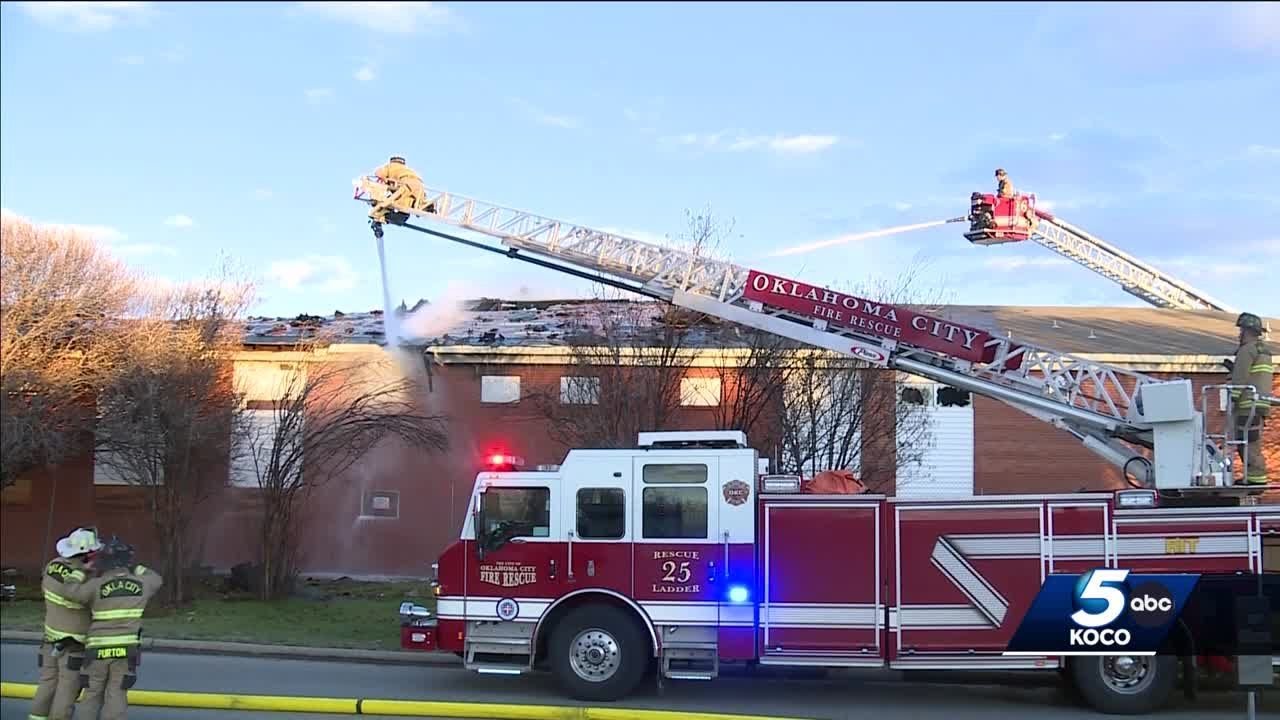 OKC crews battle fire at abandoned apartment on Christmas Day - YouTube