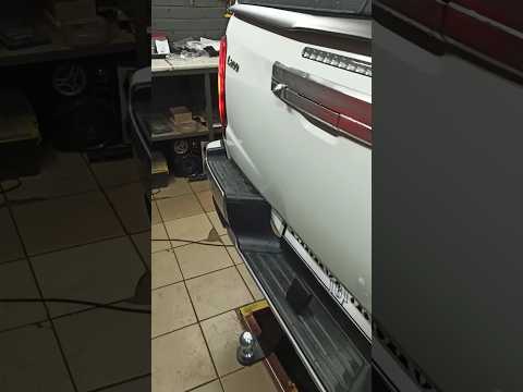 Фаркоп с быстросъемным шаром на Mitsubishi L200 2022 г.в. и комплект электропроводки Flash-FA.