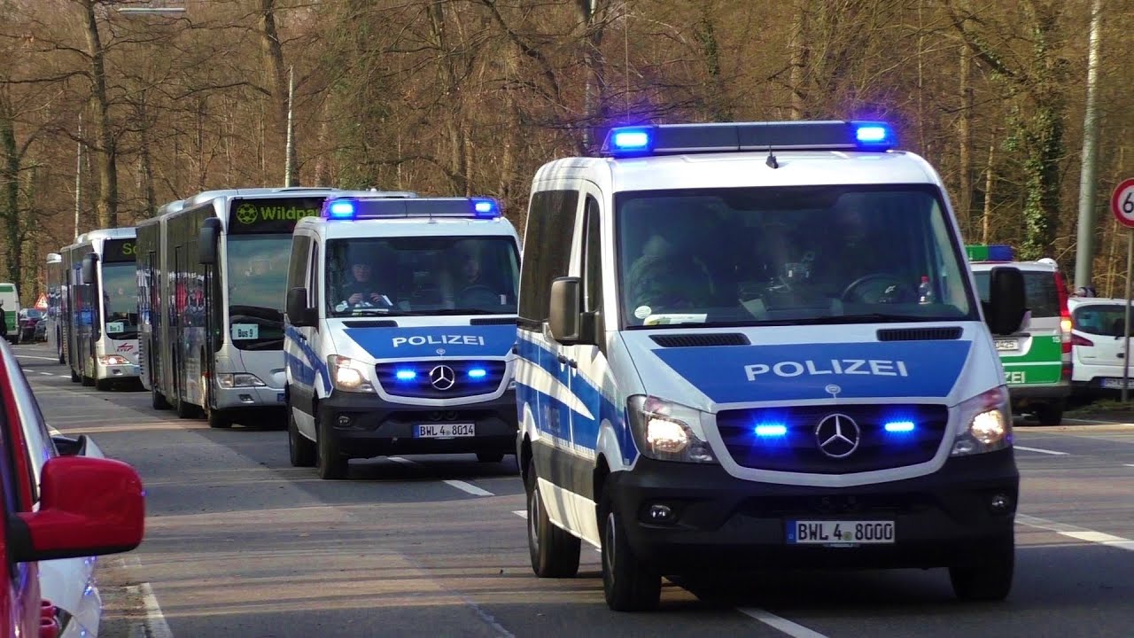Großeinsatz Polizei nach Fußballspiel Karlsruher SC vs Kaiserslautern 22.03.2015