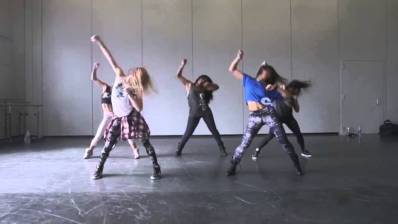 DANCE Yourself Fit with CIZE! New Dance Fitness Program by Shaun T & Beachbody