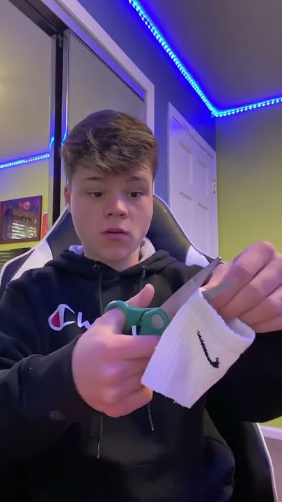 DIY Face Mask Out Of Socks