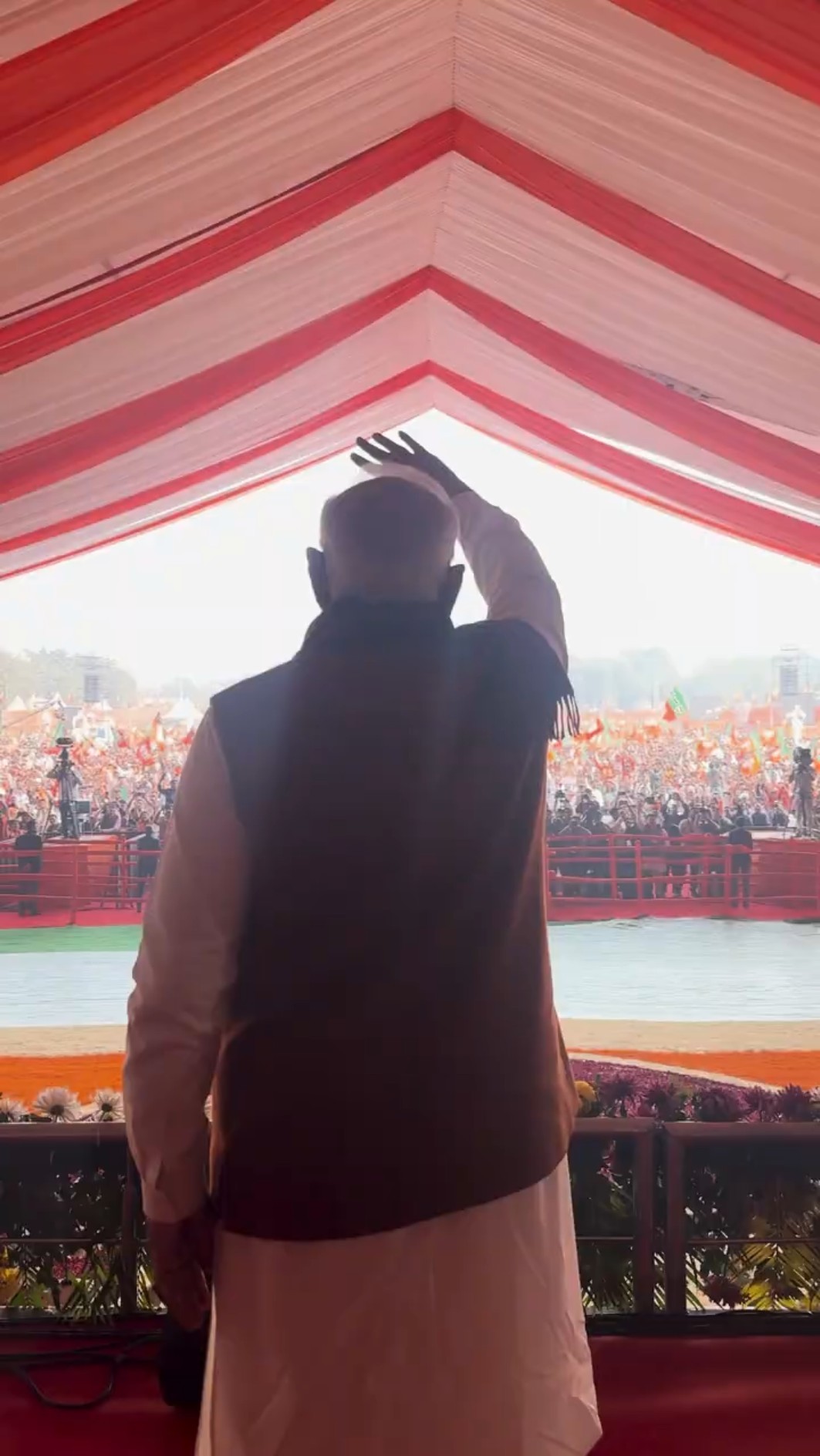 PM Modi receives a grand welcome by people at an election rally in Delhi | #shorts