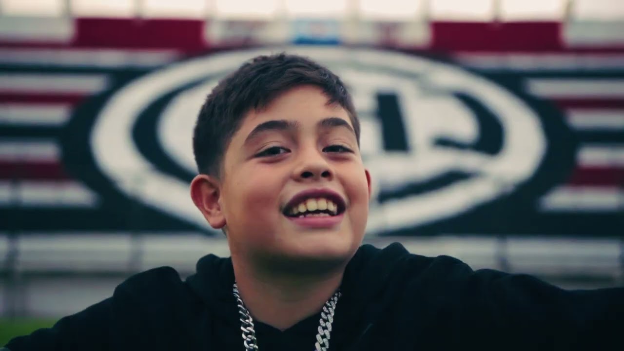 VICHOALBO - CUMBIA DE CAMPEONES (VIDEO OFICIAL)