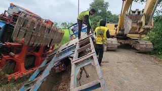 อันตรายถนนทรุดเป็นเหตุ Excavator