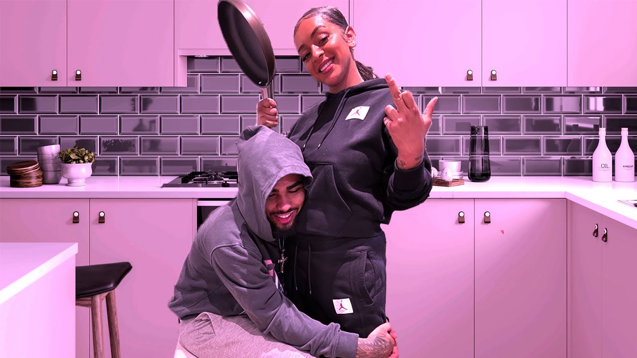 PAIGEYCAKEY TEACHES ME TO COOK...