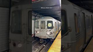 New York Subway Train to Queens🚆#nycsubway #trainvideo #trainshorts #trains #train